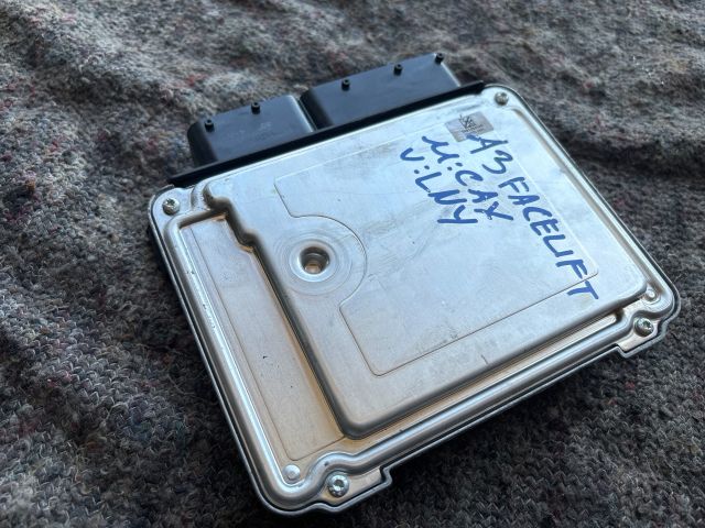 bontott AUDI A3 Motorvezérlő