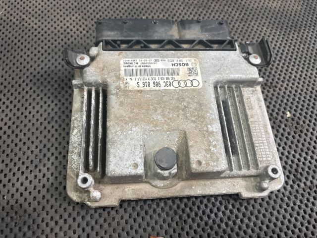 bontott AUDI A3 Motorvezérlő