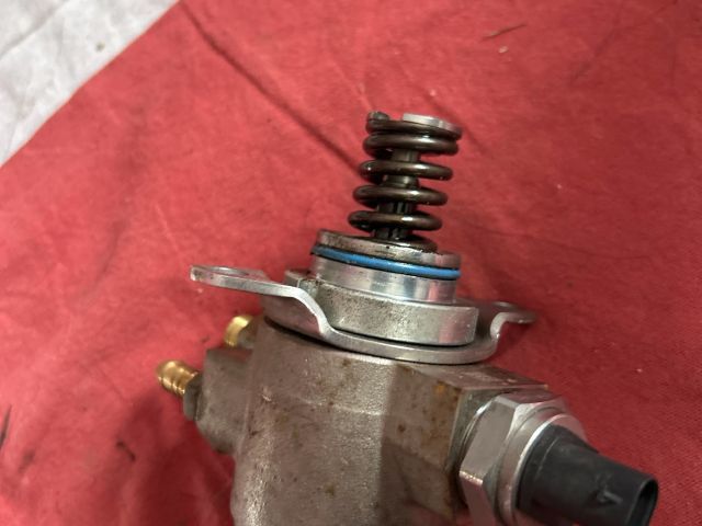 bontott AUDI A3 Nagynyomású Szivattyú