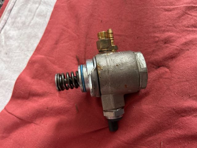 bontott AUDI A3 Nagynyomású Szivattyú