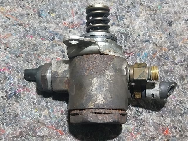 bontott AUDI A3 Nagynyomású Szivattyú