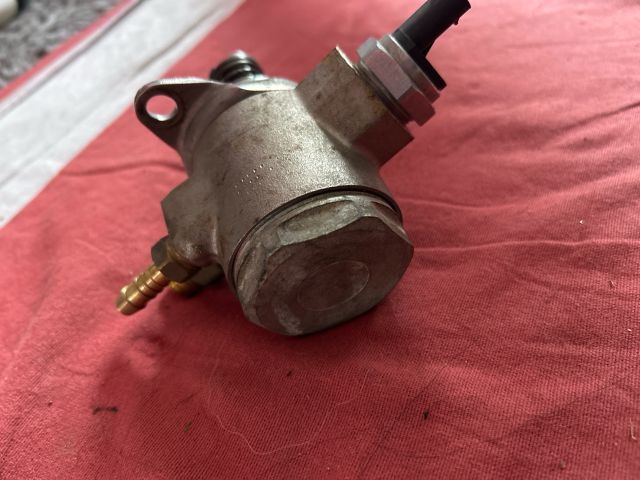 bontott AUDI A3 Nagynyomású Szivattyú