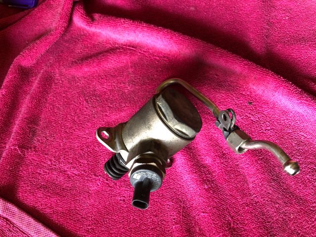 bontott AUDI A3 Nagynyomású Szivattyú