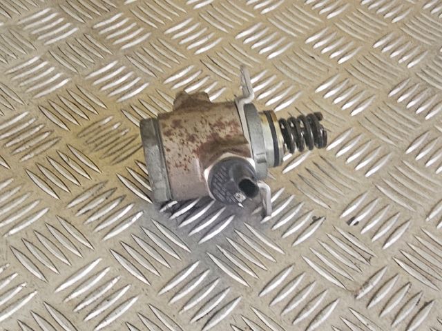 bontott AUDI A3 Nagynyomású Szivattyú