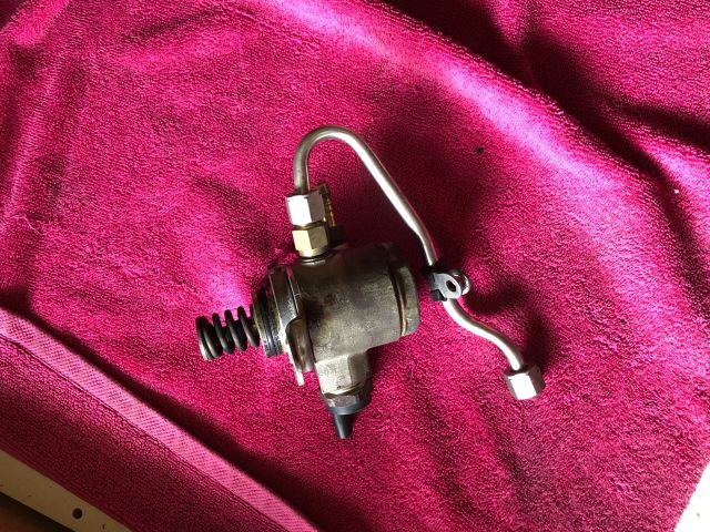 bontott AUDI A3 Nagynyomású Szivattyú