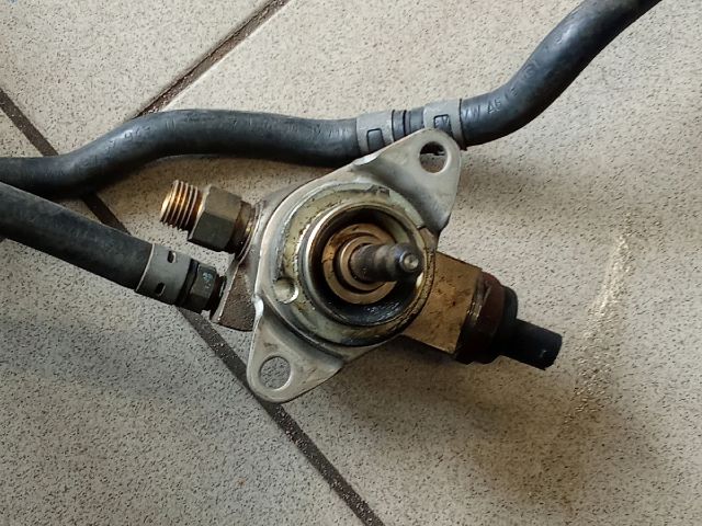 bontott AUDI A3 Nagynyomású Szivattyú