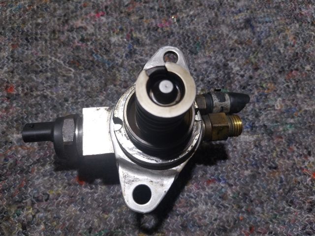 bontott AUDI A3 Nagynyomású Szivattyú