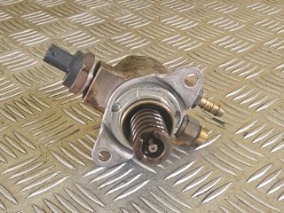 bontott AUDI A3 Nagynyomású Szivattyú