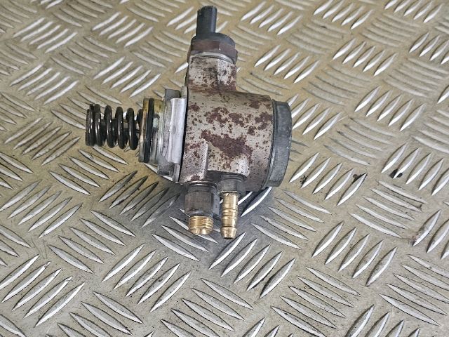 bontott AUDI A3 Nagynyomású Szivattyú