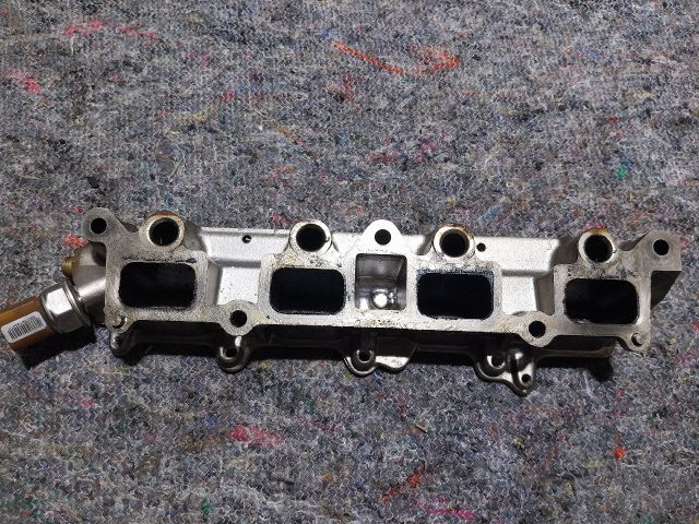 bontott AUDI A3 Nagynyomású Üzemanyag Gyűjtőcső