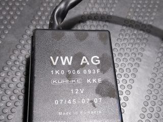 bontott AUDI A3 Üzemanyag Szivattyú Relé