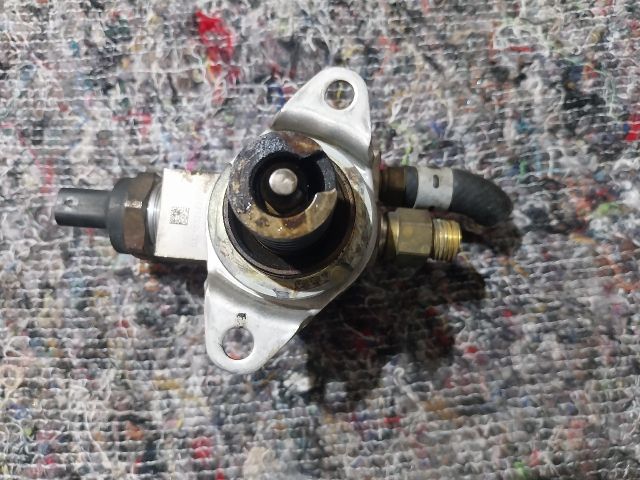 bontott AUDI A3 Üzemanyag Szivattyú