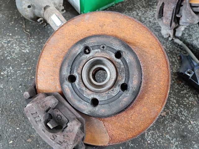 bontott AUDI A3 Bal első Csonkállvány Kerékaggyal