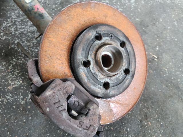 bontott AUDI A3 Bal első Csonkállvány Kerékaggyal