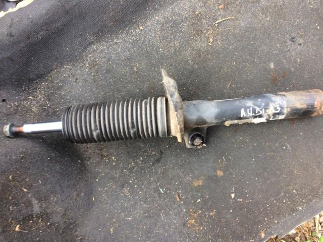 bontott AUDI A3 Bal első Lengéscsillapító