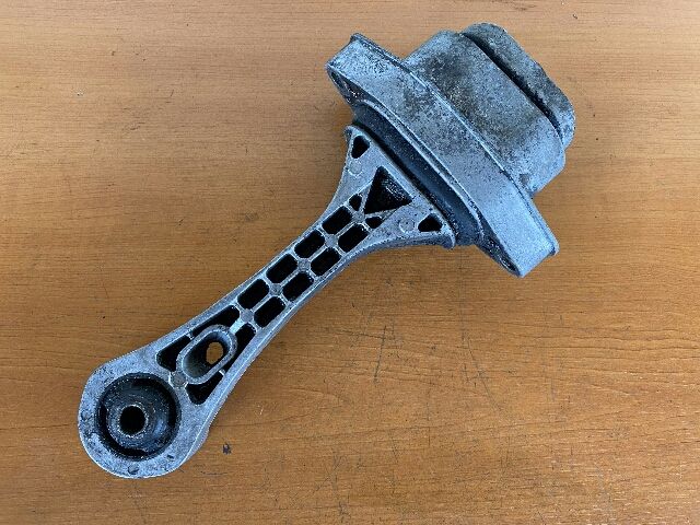 bontott AUDI A3 Billenésgátló Bak