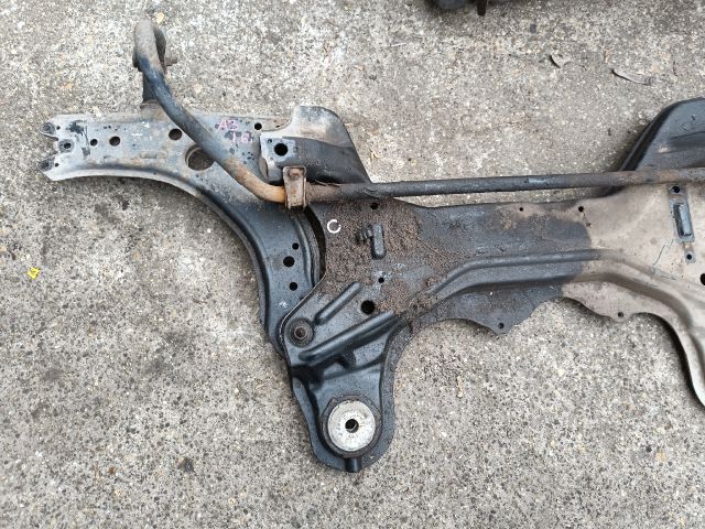 bontott AUDI A3 Első Bölcső