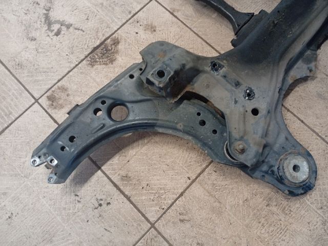 bontott AUDI A3 Első Bölcső