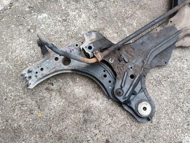 bontott AUDI A3 Első Bölcső