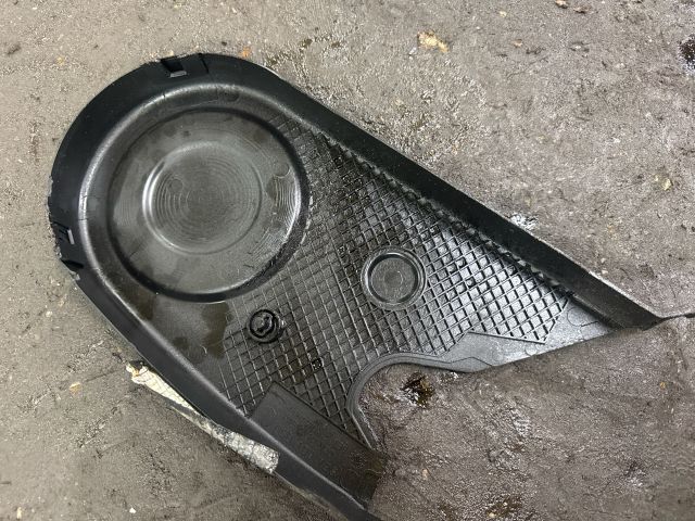 bontott AUDI A3 Első Felső Vezérlés Burkolat