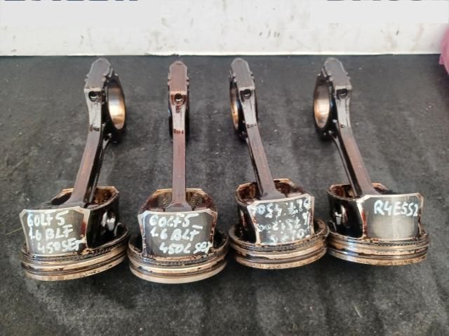 bontott AUDI A3 Dugattyú