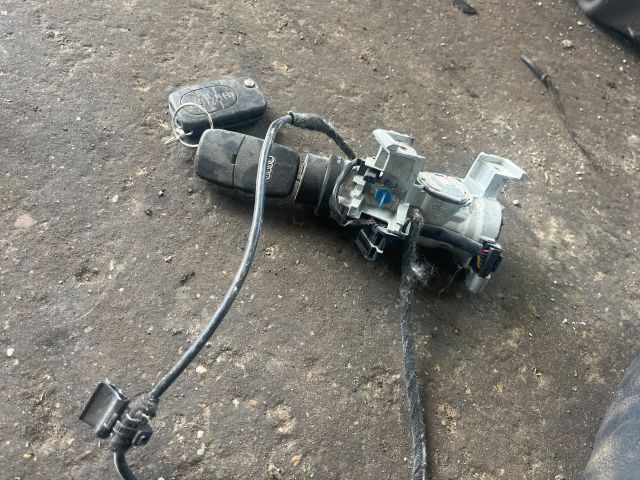 bontott AUDI A3 Gyújtáskapcsoló Házzal
