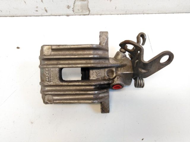 bontott AUDI A3 Jobb hátsó Féknyereg Munkahengerrel