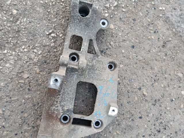 bontott AUDI A3 Generátor Tartó Bak