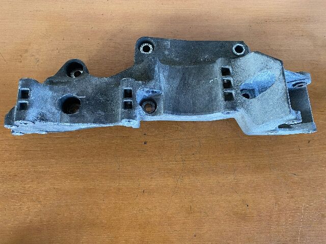 bontott AUDI A3 Generátor Tartó Bak