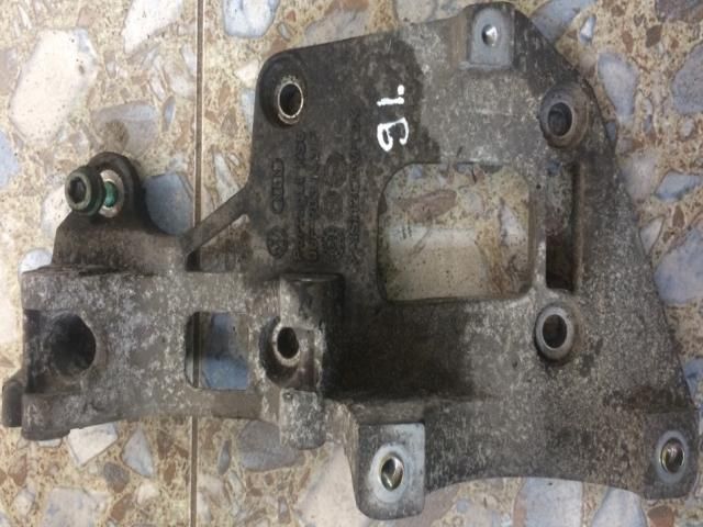bontott AUDI A3 Generátor Tartó Bak