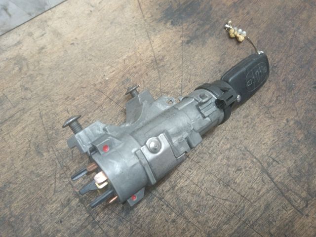 bontott AUDI A3 Gyújtáskapcsoló Házzal