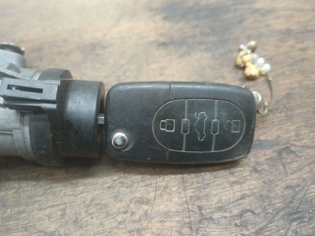 bontott AUDI A3 Gyújtáskapcsoló Házzal