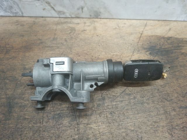 bontott AUDI A3 Gyújtáskapcsoló Házzal