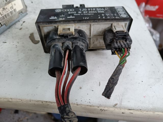 bontott AUDI A3 Klíma Relé