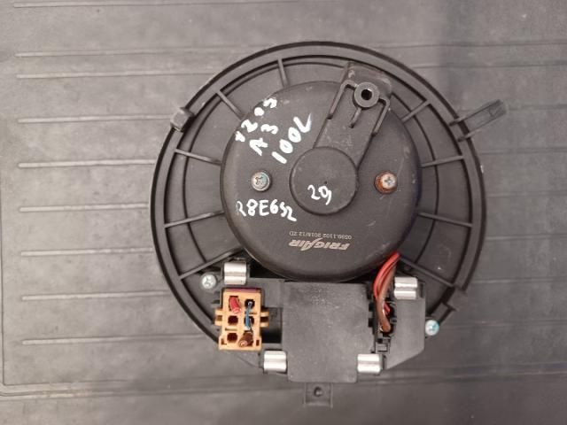 bontott AUDI A3 Klímahűtő Ventilátor