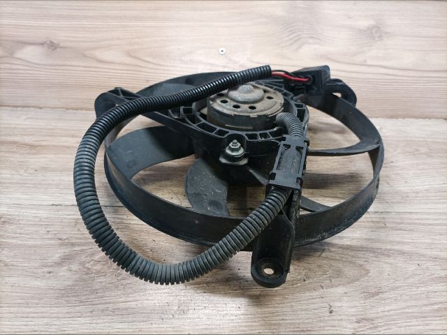 bontott AUDI A3 Klímahűtő Ventilátor