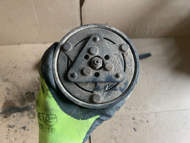 bontott AUDI A3 Klímakompresszor