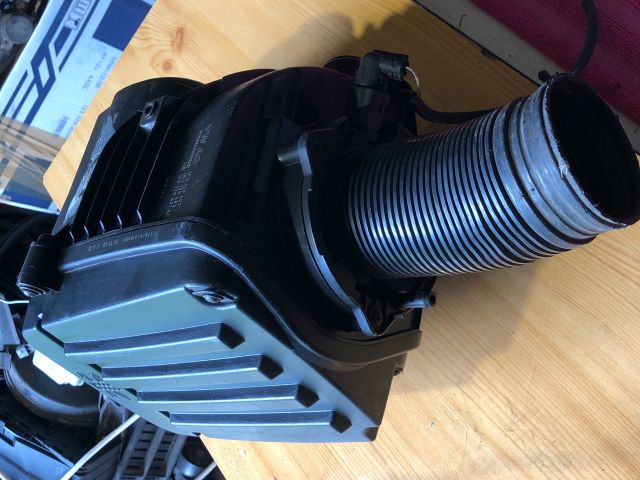 bontott AUDI A3 Légszűrő Ház