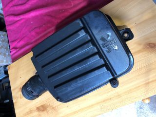 bontott AUDI A3 Légszűrő Ház