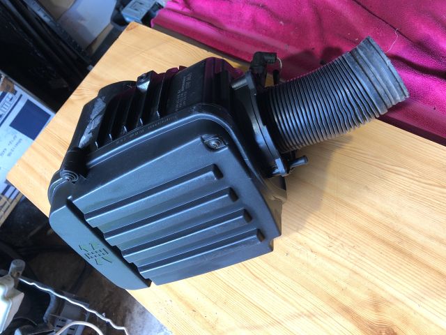 bontott AUDI A3 Légszűrő Ház