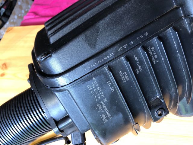 bontott AUDI A3 Légszűrő Ház