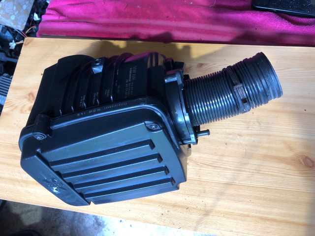 bontott AUDI A3 Légszűrő Ház