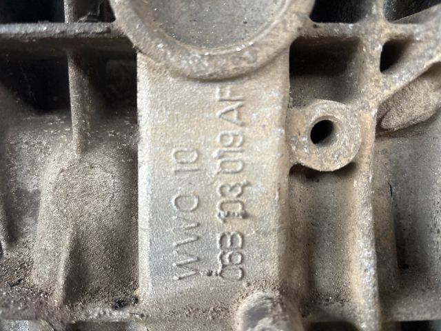 bontott AUDI A3 Motor (Fűzött blokk hengerfejjel)