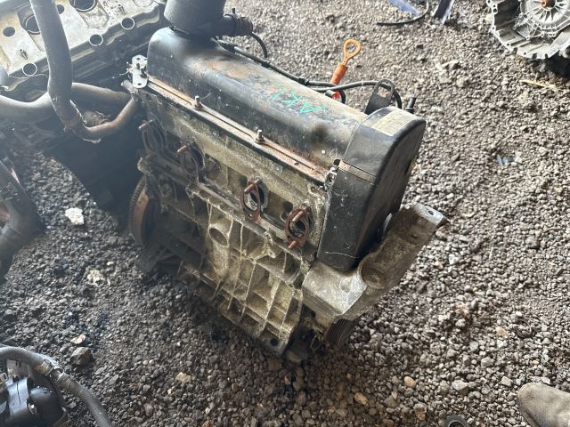 bontott AUDI A3 Motor (Fűzött blokk hengerfejjel)