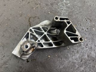 bontott AUDI A3 Motor Tartó Bak (Fém)