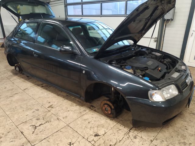 bontott AUDI A3 Motorvezérlő