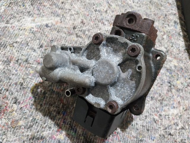 bontott AUDI A3 Nagynyomású Szivattyú