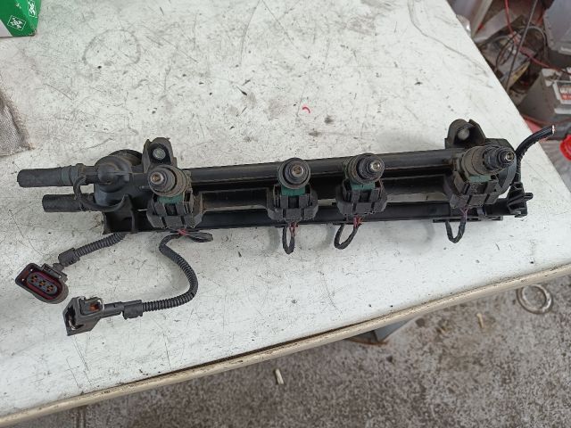 bontott AUDI A3 Porlasztó Sor / Híd