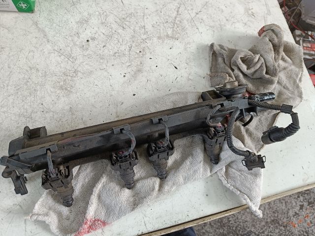 bontott AUDI A3 Porlasztó Sor / Híd