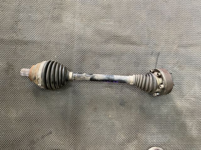 bontott AUDI A3 Bal Féltengely